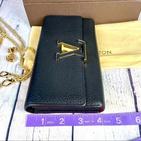 ⭐️Louis Vuitton Capucines black leather wallet or crossbody with bag charm - Picture 14 of 16
